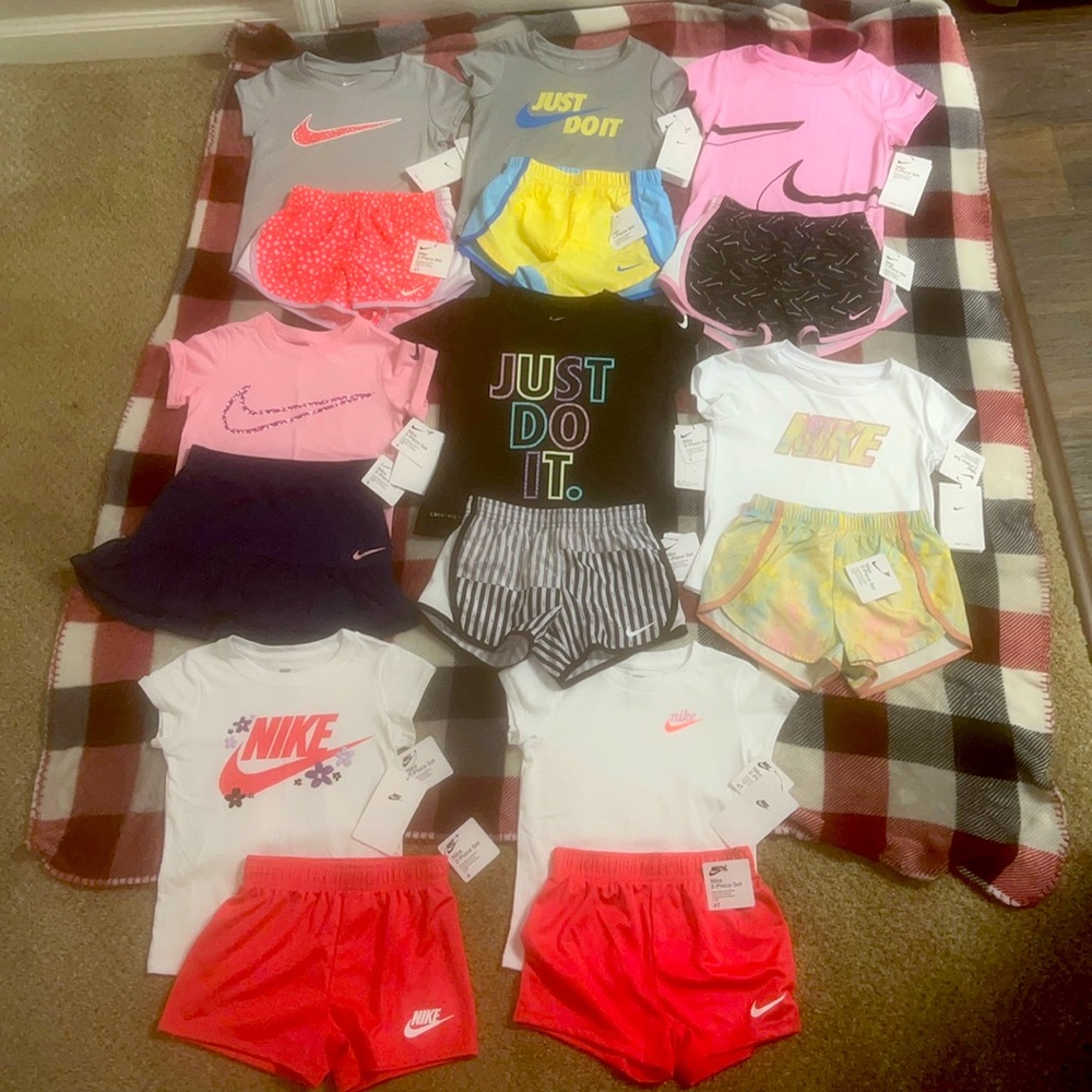 NWT Nike 4(4t)